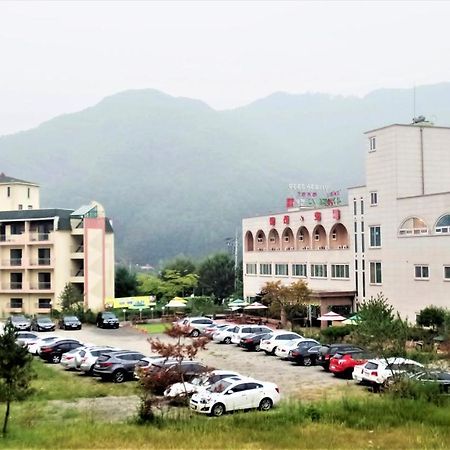 Hongcheon Resortel 外观 照片